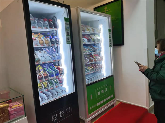 四川中青旅綿陽(yáng)分社、綿陽(yáng)市中旅假日旅行社、綿陽(yáng)自來(lái)文化傳播有限公司24H自助售貨服務(wù)盛大開業(yè)