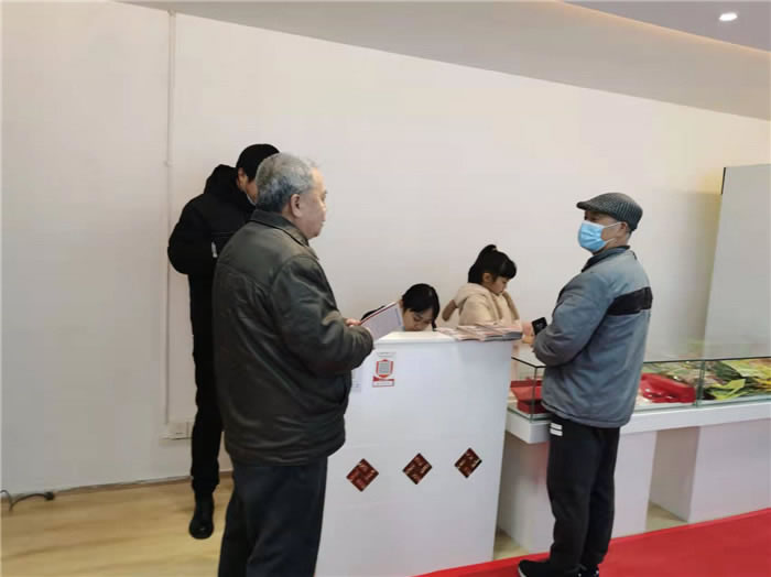 四川中青旅綿陽(yáng)分社、綿陽(yáng)市中旅假日旅行社、綿陽(yáng)自來(lái)文化傳播有限公司24H自助售貨服務(wù)盛大開業(yè)