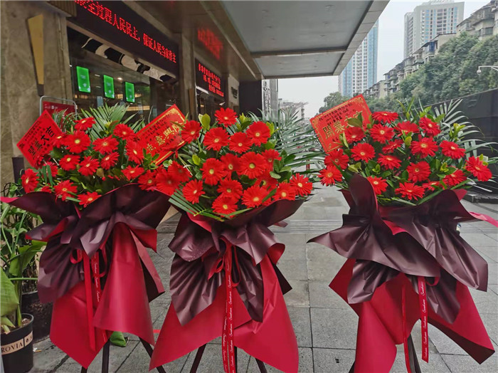 四川中青旅綿陽(yáng)分社、綿陽(yáng)市中旅假日旅行社、綿陽(yáng)自來(lái)文化傳播有限公司24H自助售貨服務(wù)盛大開業(yè)